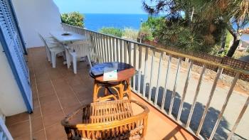 CARBONERES 4 Amazing apartment with beautiful seafront views